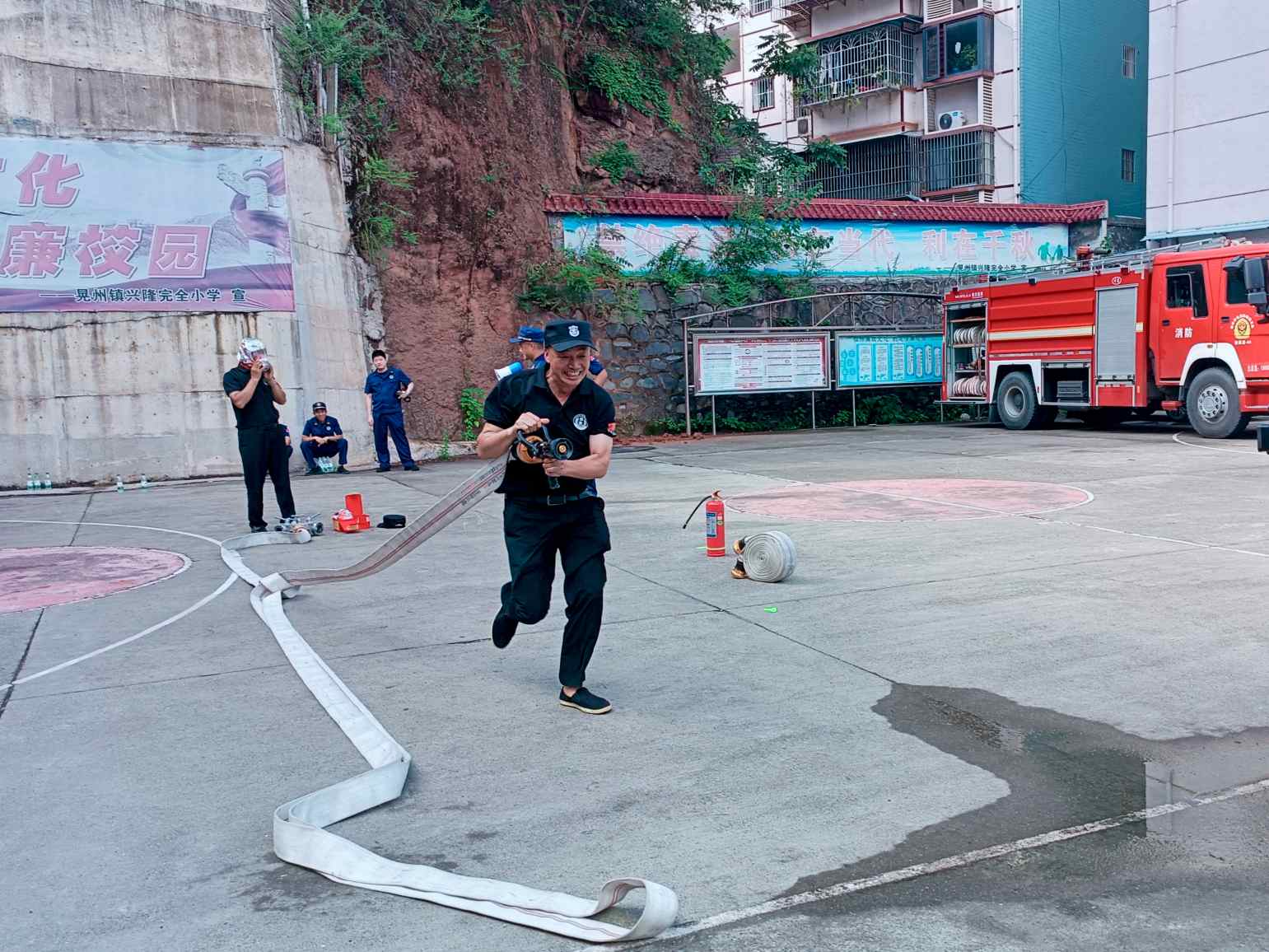 2025年保安消防培训及应急演练